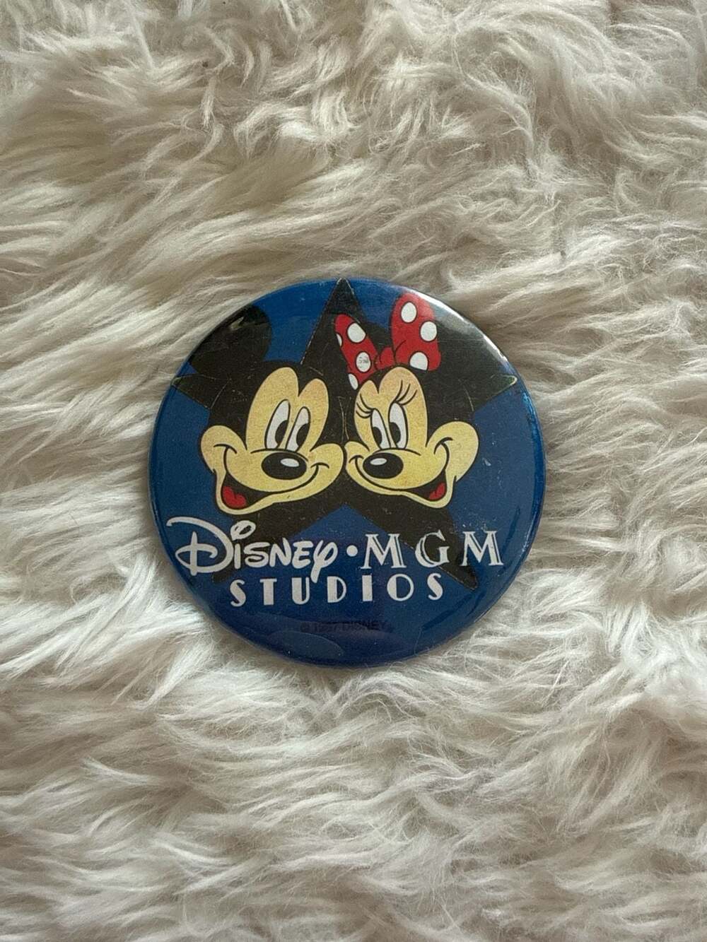 Vintage 1987 Disney MGM Studios Mickey and‎ Minnie Mouse 3-inch Pin Back Button